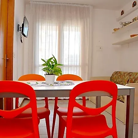 Lovely Beachfront Apartment-beahost 3*